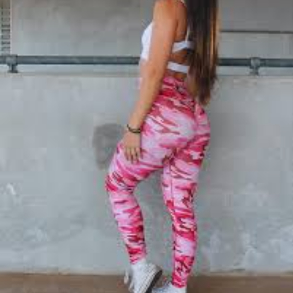 TYC scrunch butt camo leggings